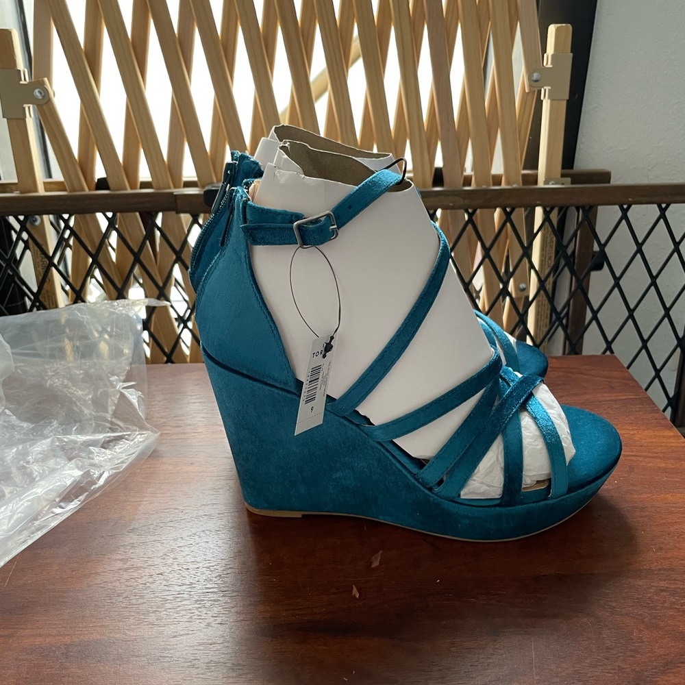 Torrid Teal Velvet Strappy Wedge - Women’s Size 9